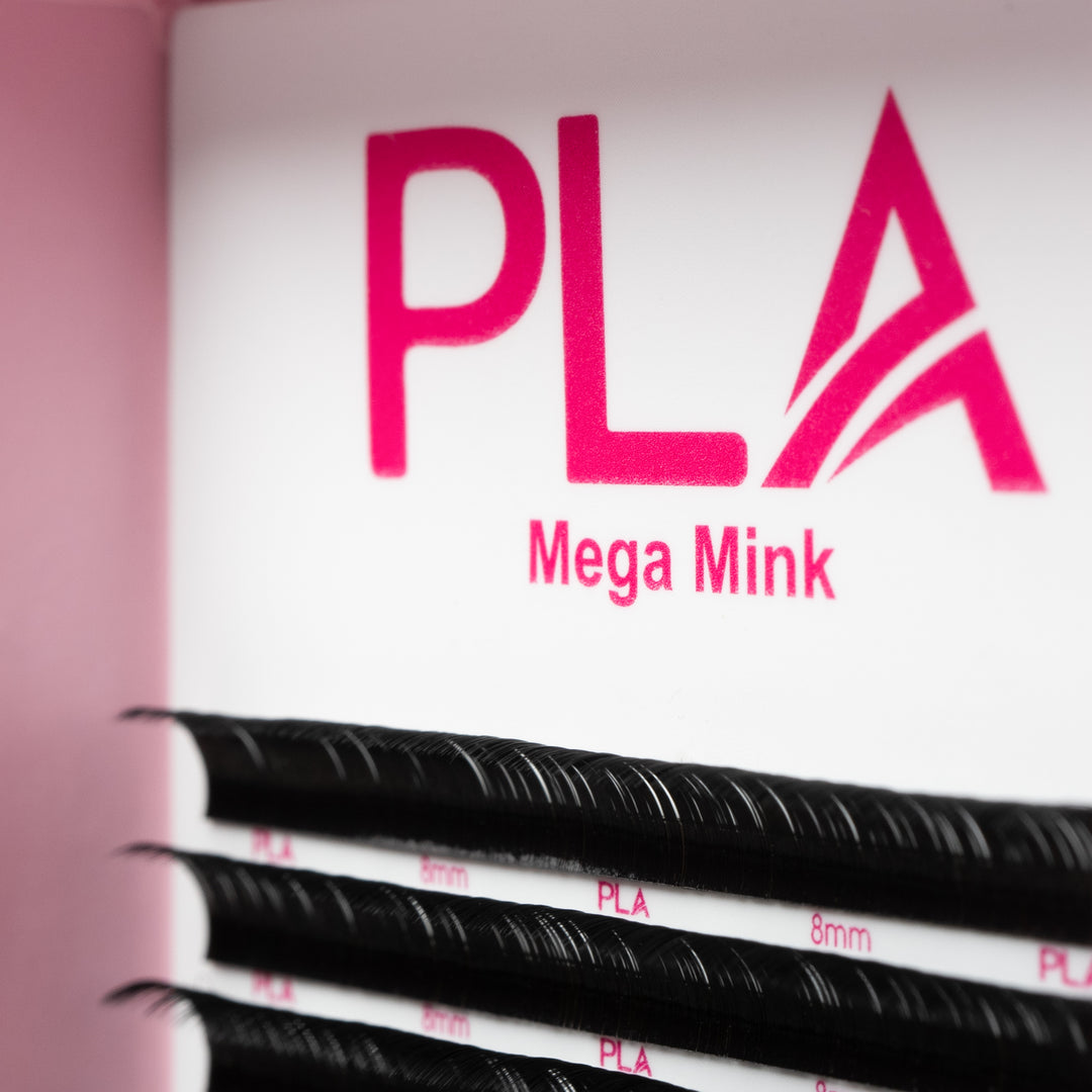 PLA Mega Volume Mink Lashes, Mixed Lengths (close up top view of the lashes in the tray)