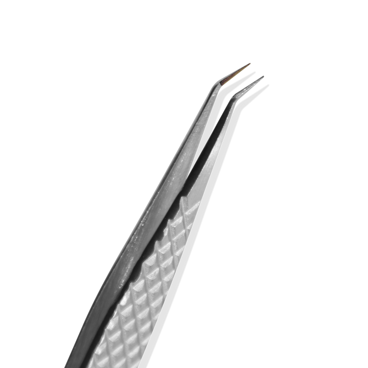 Fiber tip lash tweezers from Paris Lash Academy: 45 Degree Volume, Regular 12cm (close up view of the tip)